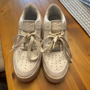 Nike Kids AF-1 Sneakers in Light Beige
